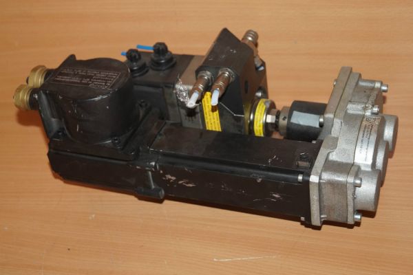 Rexroth Indramat MKE037B-144-GP0-BENN Permanent Magnet Motor + BEHR Dürr Ventil