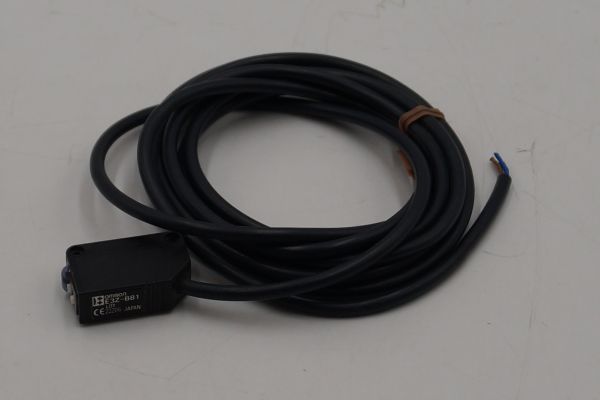 Omron E3Z-B81 Photoelectric Proximity Sensor